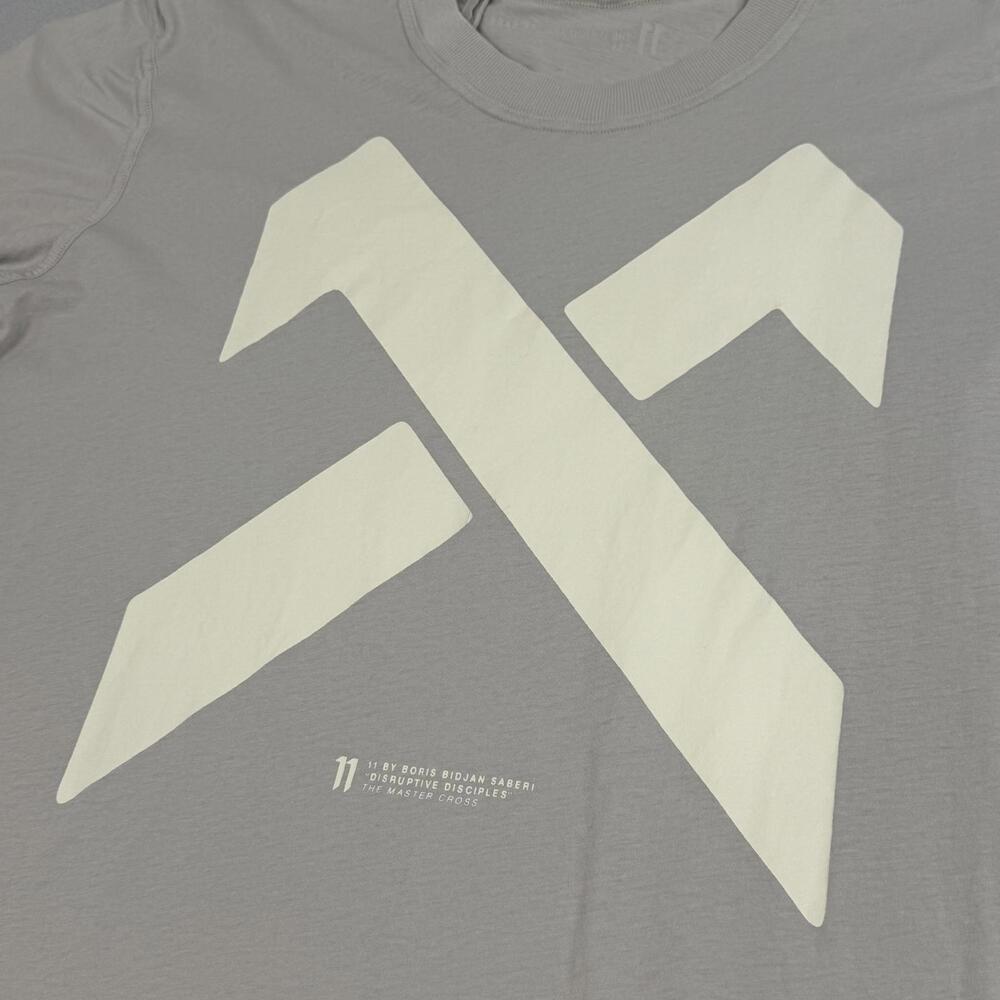 11 by Boris Bidjan Saberi Mens Gray "Disruptive Disciples" MasterCross Tee Large - Picture 2 of 11